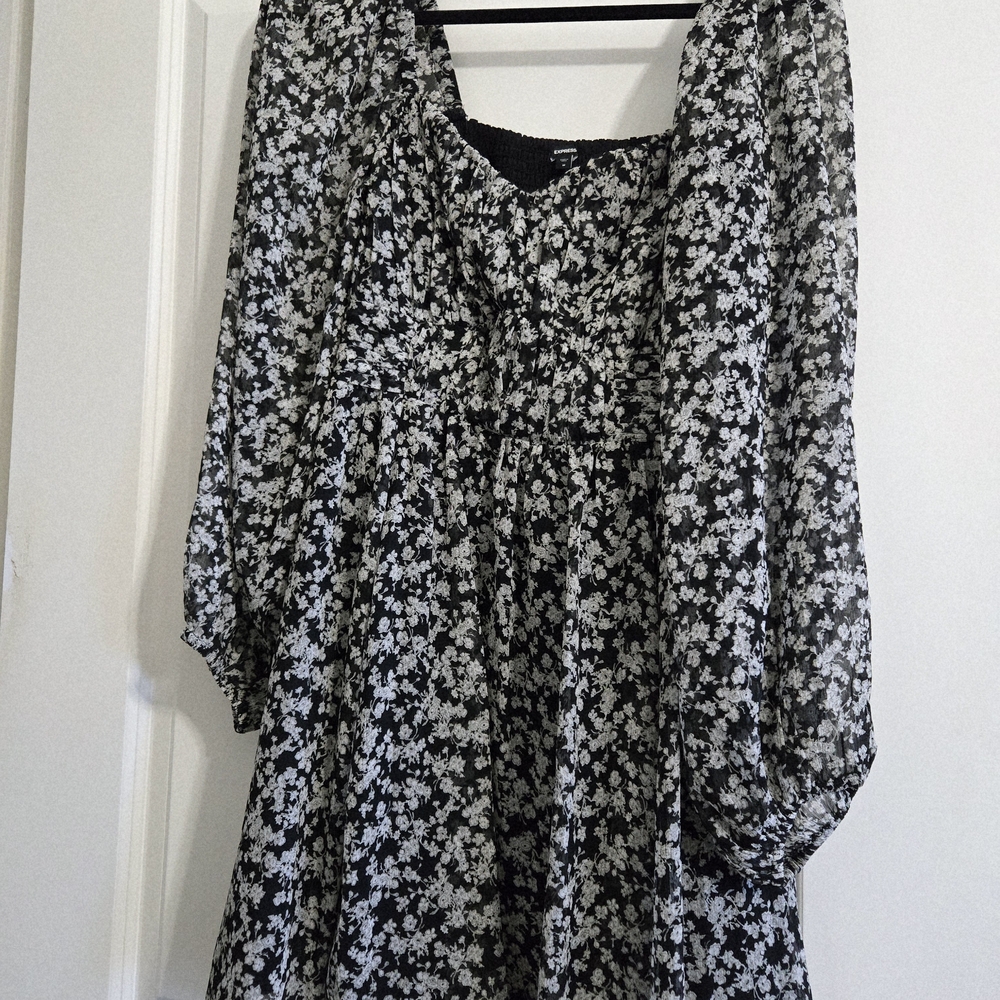 Express Black and White Floral Long Sleeve Dress